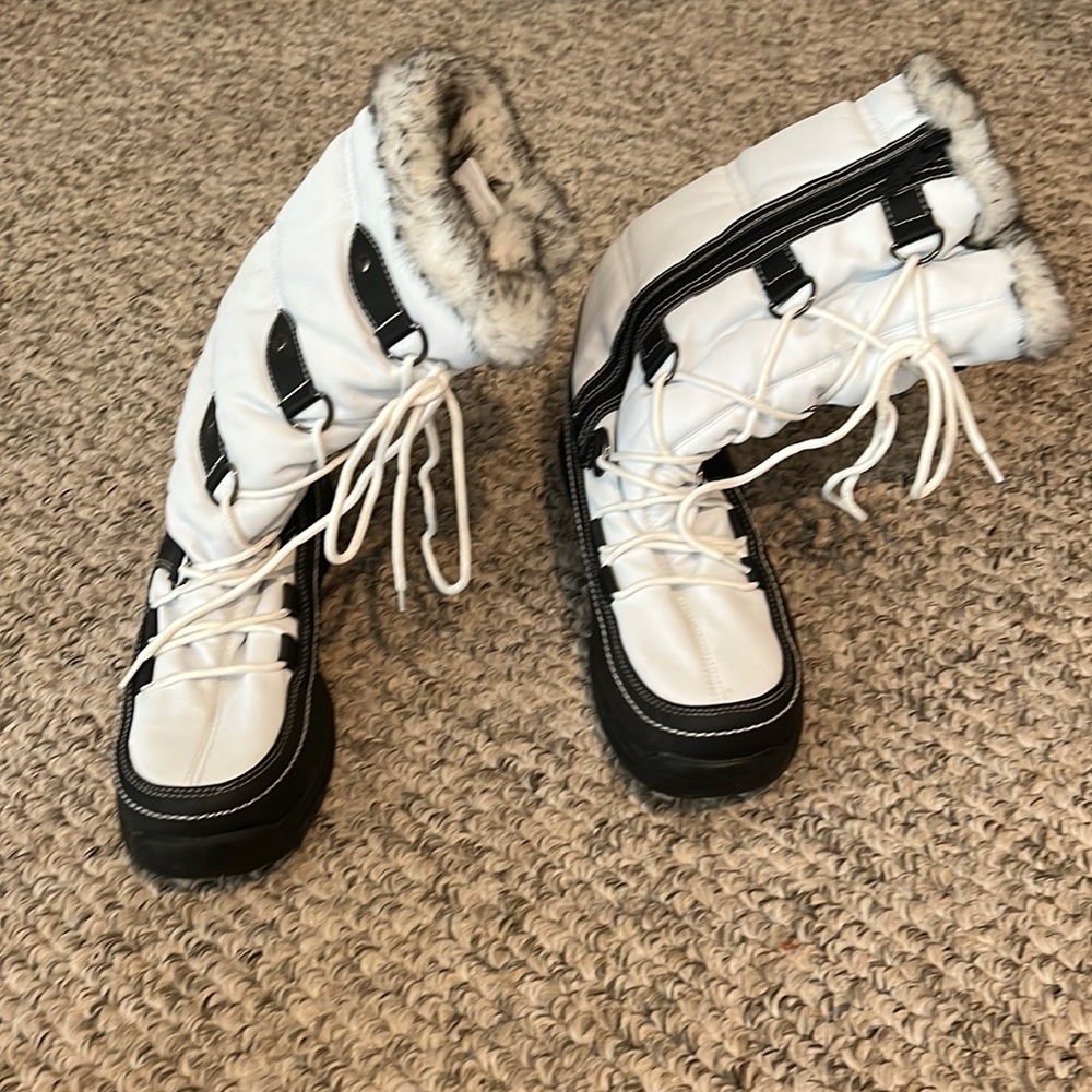 Totes snow boots new without tags